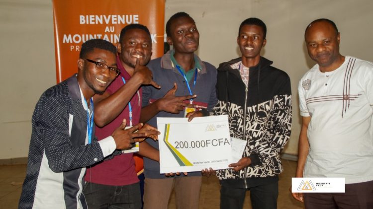 De jeunes programmeurs primés en création d’applications informatiques